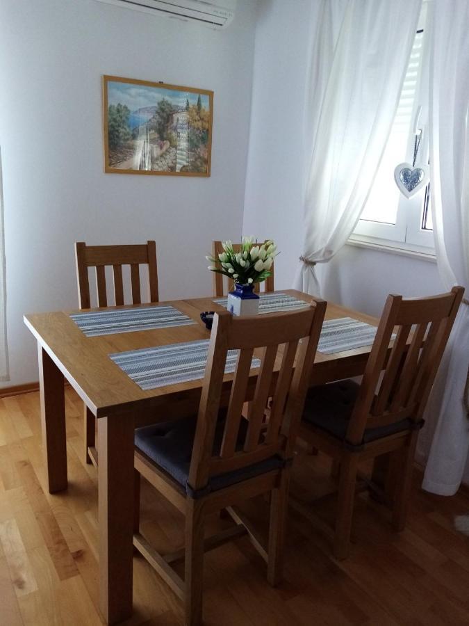 Apartman Mikola With Sea View Трогир Экстерьер фото