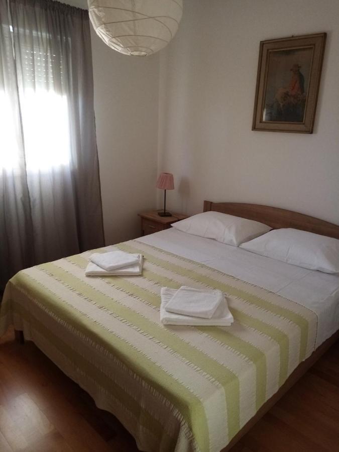Apartman Mikola With Sea View Трогир Экстерьер фото
